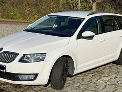 Weiß Gebraucht 2016 Skoda Octavia Ambition Kombi | 8.900 € (Fairer Preis)