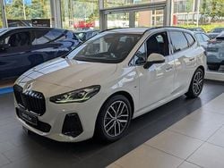 Alpinweiss iii Neu 2025 BMW 220 Active Tourer M Sport Van / Kleinbus | 43.990 €