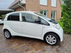 Weiß Gebraucht 2012 Peugeot iON Active Kleinwagen | 2.799 € (Fairer Preis)
