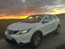 Weiß Gebraucht 2016 Nissan Qashqai Acenta SUV | 11.800 € (Fairer Preis)