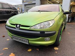 Grün Gebraucht 2002 Peugeot 206 CC Platinum Cabrio | 3.450 € (Etwas zu teuer)