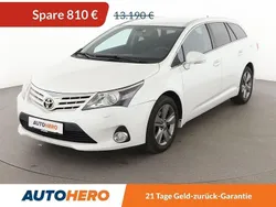Weiß Gebraucht 2015 Toyota Avensis Comfort Kombi | 12.380 € (Fairer Preis)