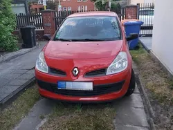 Rot Gebraucht 2008 Renault Clio II Campus Limousine | 3.600 € (Etwas zu teuer)