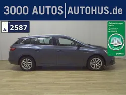 Grau Gebraucht 2017 Renault Mégane IV Business Limousine | 10.980 € (Guter Preis)