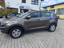 (d5u) sandbeige met. Gebraucht 2011 Kia Sportage Attract SUV | 9.499 € (Fairer Preis)