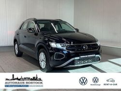 Deep black perleffekt (metallic) Gebraucht 2024 VW T-Roc Life SUV | 29.399 € (Fairer Preis)