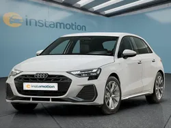 Weiß Neu 2025 Audi A3 Sportback Limousine | 36.049 € (Fairer Preis)