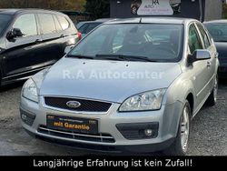 Silber Gebraucht 2005 Ford Focus Ghia Limousine | 2.200 € (Guter Preis)