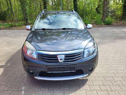 Grau "comete" Gebraucht 2009 Dacia Sandero Stepway Kleinwagen | 2.499 € (Guter Preis)