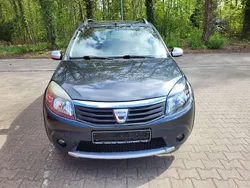 Grau "comete" Gebraucht 2009 Dacia Sandero Stepway Kleinwagen | 2.499 € (Guter Preis)