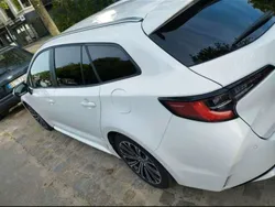 Weiß Gebraucht 2023 Toyota Corolla Team Kombi | 17.999 €