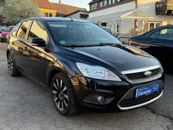 Schwarz Gebraucht 2010 Ford Focus Limousine | 5.450 € (Teuer)