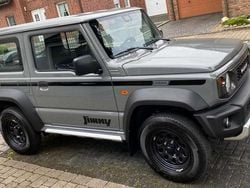 Grau Gebraucht 2024 Suzuki Jimny SUV | 34.500 € (Teuer)