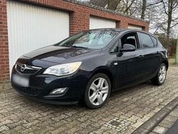 Schwarz Gebraucht 2012 Opel Astra Kleinwagen | 4.200 € (Guter Preis)