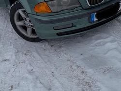 Grün Gebraucht 1999 BMW 323 Limousine | 2.999 € (Guter Preis)