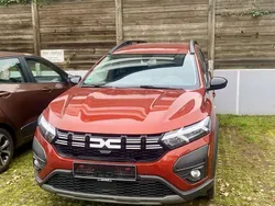 Orange Gebraucht 2023 Dacia Jogger Extreme | 24.500 € (Fairer Preis)
