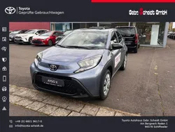 Grau Gebraucht 2024 Toyota Aygo X-play Kleinwagen | 15.977 € (Fairer Preis)