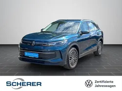 Blau Gebraucht 2024 VW Tiguan Life SUV | 31.600 € (Guter Preis)