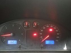 Grau Gebraucht 2006 VW Caravelle Van / Kleinbus | 6.000 €