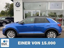 Blau metallic Gebraucht 2024 VW T-Roc Style SUV | 31.530 € (Teuer)