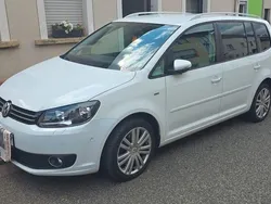 Weiß Gebraucht 2014 VW Touran Life Van / Kleinbus | 13.000 € (Etwas zu teuer)