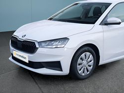 Weiß Gebraucht 2022 Skoda Fabia Limousine | 13.399 € (Fairer Preis)