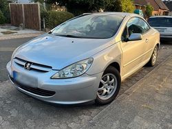 Grau Gebraucht 2004 Peugeot 307 CC Cabrio | 2.499 € (Guter Preis)