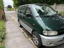 Grün Gebraucht 1999 Nissan Serena Van / Kleinbus | 3.999 €