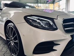 Weiß Gebraucht 2019 Mercedes E400 AMG line Limousine | 38.950 € (Etwas zu teuer)