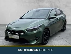 Grün Gebraucht 2024 Kia Ceed Vision Limousine | 18.890 € (Guter Preis)