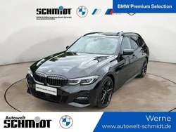 Saphirschwarz Gebraucht 2021 BMW 330e M Sport Kombi | 37.770 €