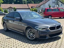 Grau Gebraucht 2020 BMW 520 M Sport Limousine | 19.900 €