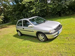 Grau Gebraucht 1998 Opel Corsa Kleinwagen | 1.299 € (Fairer Preis)
