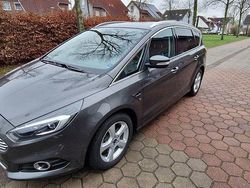Grau Gebraucht 2016 Ford S-MAX Titanium Van / Kleinbus | 9.900 € (Superpreis)