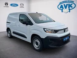 Weiß Gebraucht 2024 Citroën Berlingo Van / Kleinbus | 21.408 € (Guter Preis)