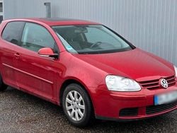 Rot Gebraucht 2005 VW Golf V Kleinwagen | 2.750 € (Etwas zu teuer)