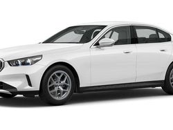 Weiß Gebraucht 2024 BMW 520 Comfort Edition Limousine | 57.278 € (Guter Preis)