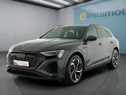 Grau Gebraucht 2024 Audi Q8 e-tron S-Line SUV | 67.999 € (Etwas zu teuer)