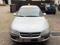 Grau Gebraucht 1996 Opel Omega Limousine | 1.749 €