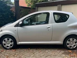 Silber Gebraucht 2006 Toyota Aygo Kleinwagen | 2.500 € (Fairer Preis)