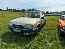 Grün Gebraucht 1984 Opel Rekord Limousine | 6.000 €