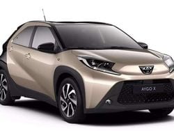 Ginger beige/ night sky black Neu 2025 Toyota Aygo Kleinwagen | 16.490 €