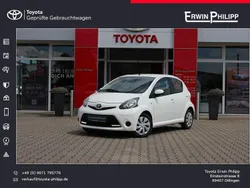 Weiß Gebraucht 2013 Toyota Aygo Cool Kleinwagen | 4.390 € (Fairer Preis)