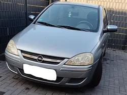 Grau Gebraucht 2005 Opel Corsa Kleinwagen | 1.650 € (Fairer Preis)