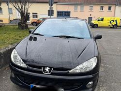 Schwarz Gebraucht 2002 Peugeot 206 Cabrio | 800 €