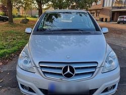 Grau Gebraucht 2010 Mercedes B160 Van / Kleinbus | 4.800 €