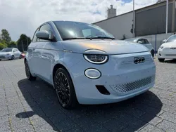 Colore esterno (himmel blau) Gebraucht 2023 Fiat 500e La Prima Limousine | 23.670 € (Fairer Preis)