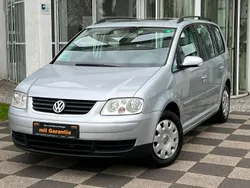 Grau Gebraucht 2004 VW Touran Trendline Van / Kleinbus | 4.390 €