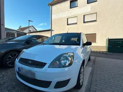 Weiß Gebraucht 2008 Ford Fiesta Kleinwagen | 2.500 € (Fairer Preis)