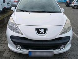 Weiß Gebraucht 2008 Peugeot 207 Limousine | 1.800 €